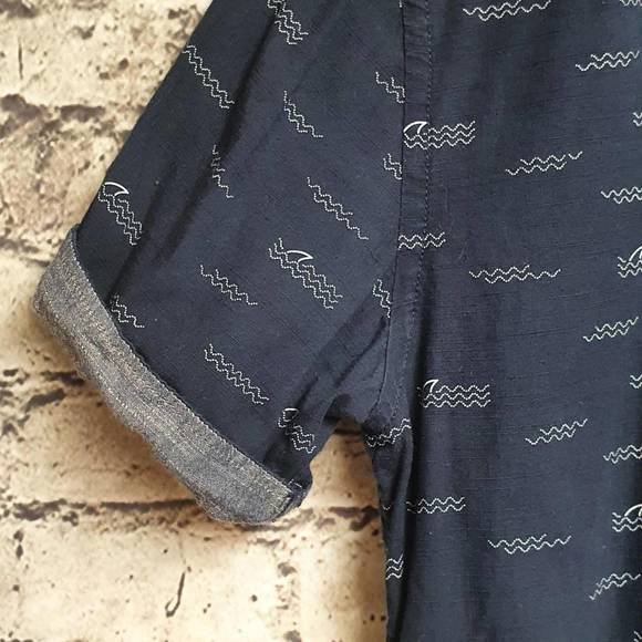 Red Herring Short Sleeved Blue Shirt UK Small - Picture 3 of 4